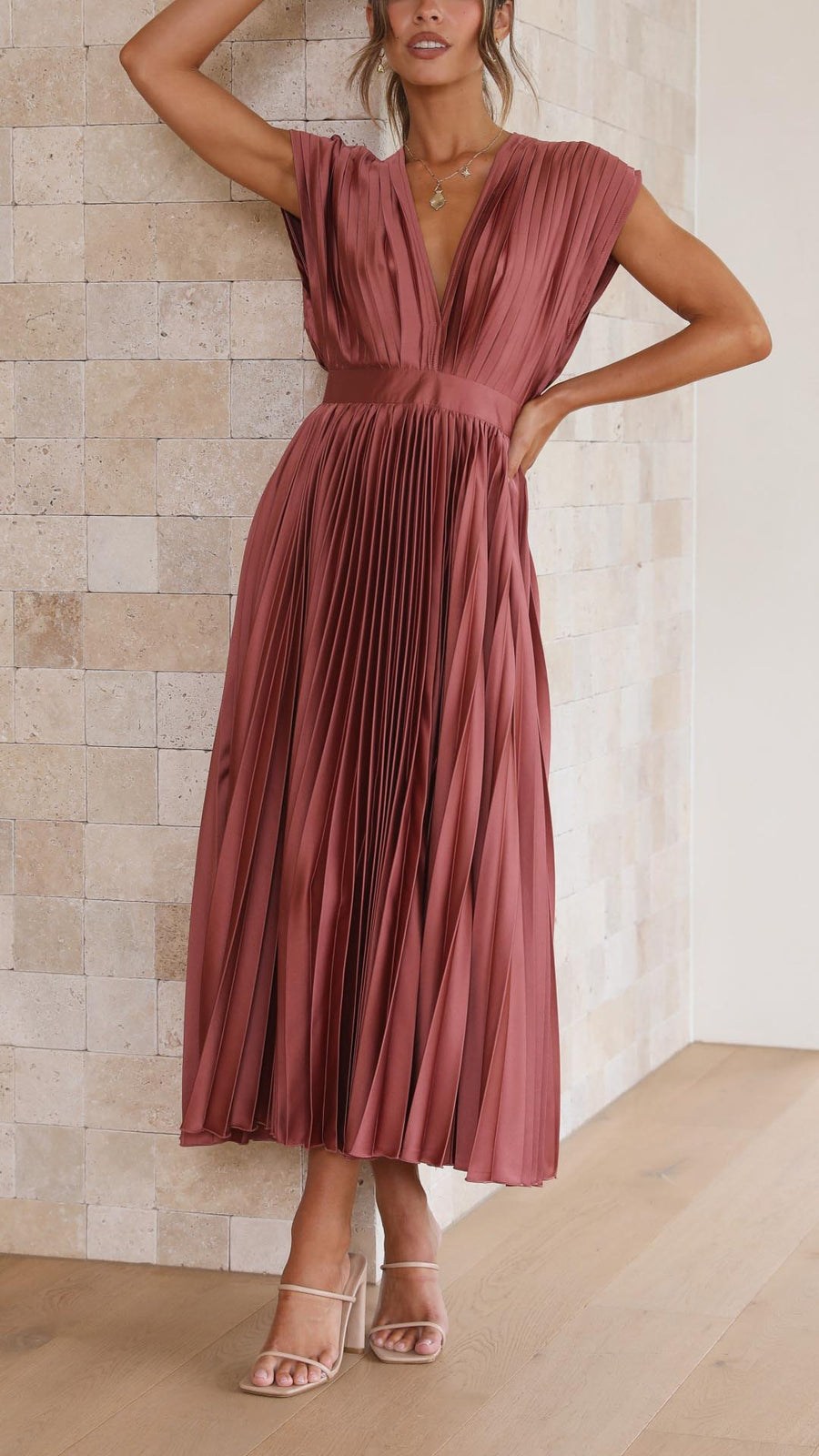 Maria | Elegant Pleated Maxi Dress